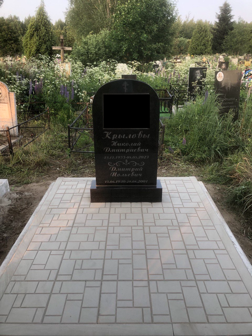 Благоустройство могилы бордюром Благоустройство захоронения плиткой "Сиян"